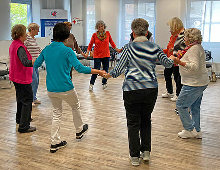 tanzen4.jpg Frauen beim Tanz