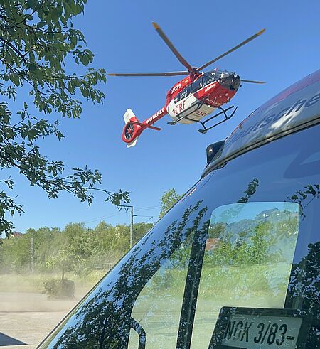 PM_Notarzt_HJ1_2026_a.jpg Rettungsfahrzeug und Hubschrauber